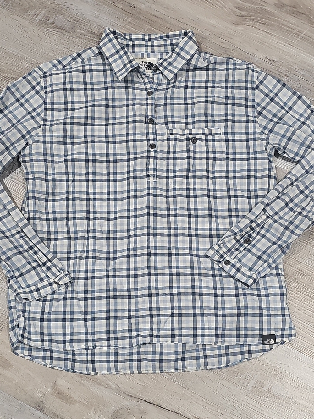 The North Face Women's Plaid Button Down Blue White Size Medium